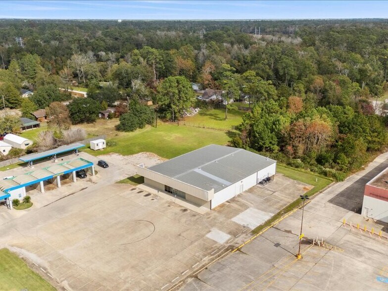 More Photos Of 1390 N Main St, Vidor General Retail For Lease