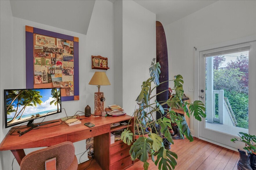More Photos Of 172 16th Ave, Seattle Multifamily For Sale