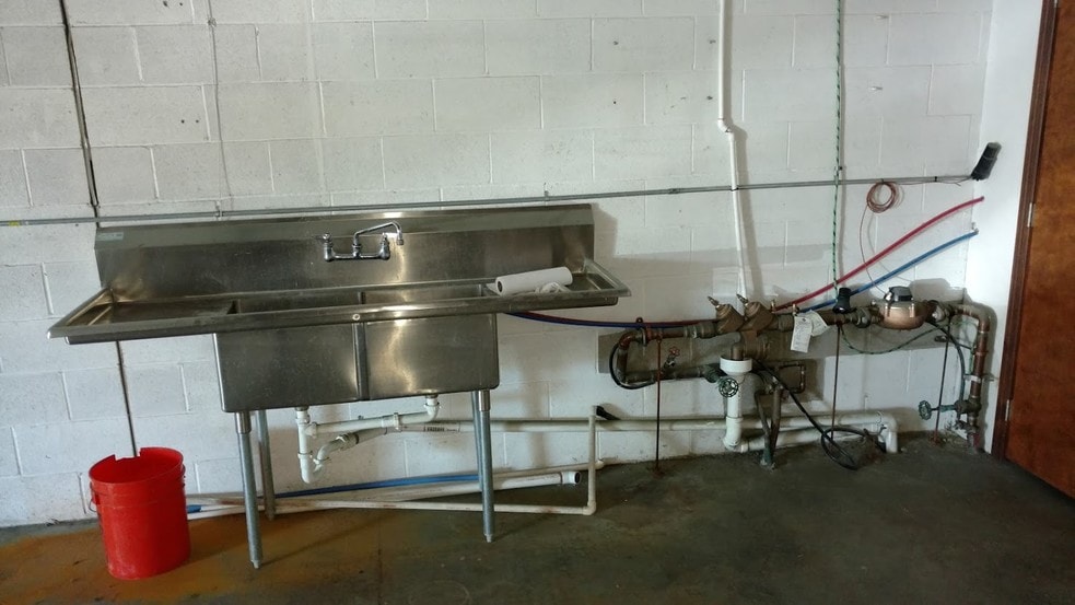 More Photos Of 400-460 Fame Rd, Dayton Light Distribution For Lease