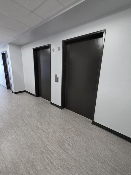 More Photos Of 4102 Woodlawn Ave, Pasadena Medical For Lease