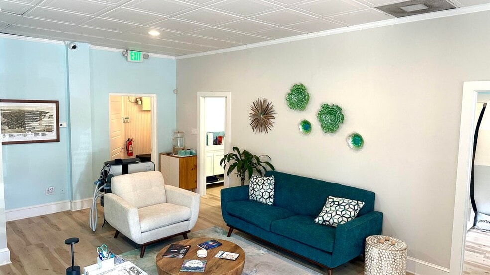 More Photos Of 1075 Duval St, Key West Apartments For Lease