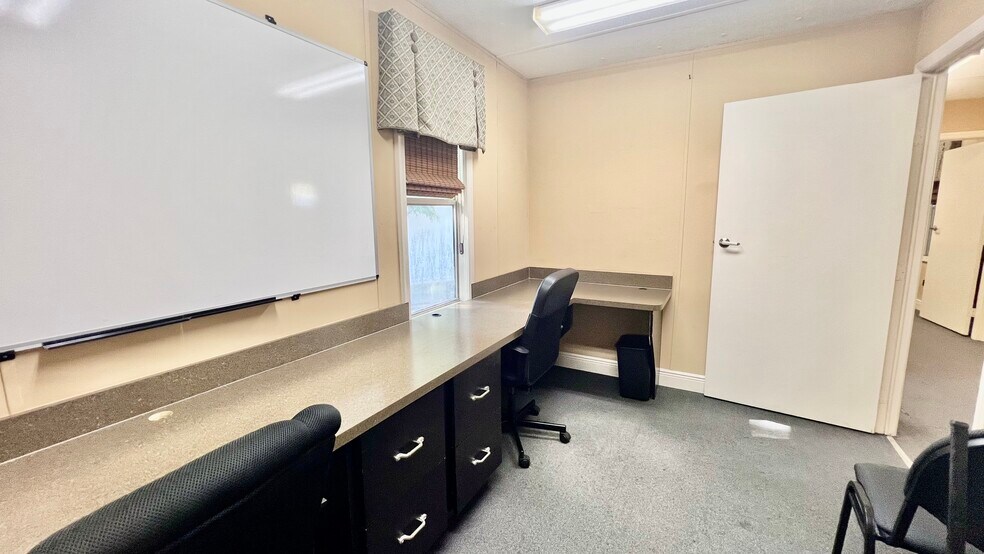More Photos Of 5703 S Macdill Ave, Tampa Coworking Space