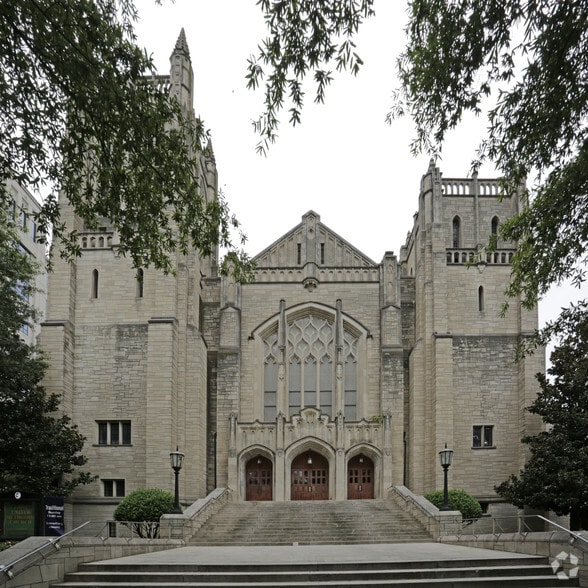 Primary Photo Of 501 N Tryon St, Charlotte Religious Facility For Lease
