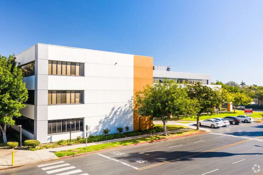 More Photos Of 1040 Elm Ave, Long Beach Medical For Lease