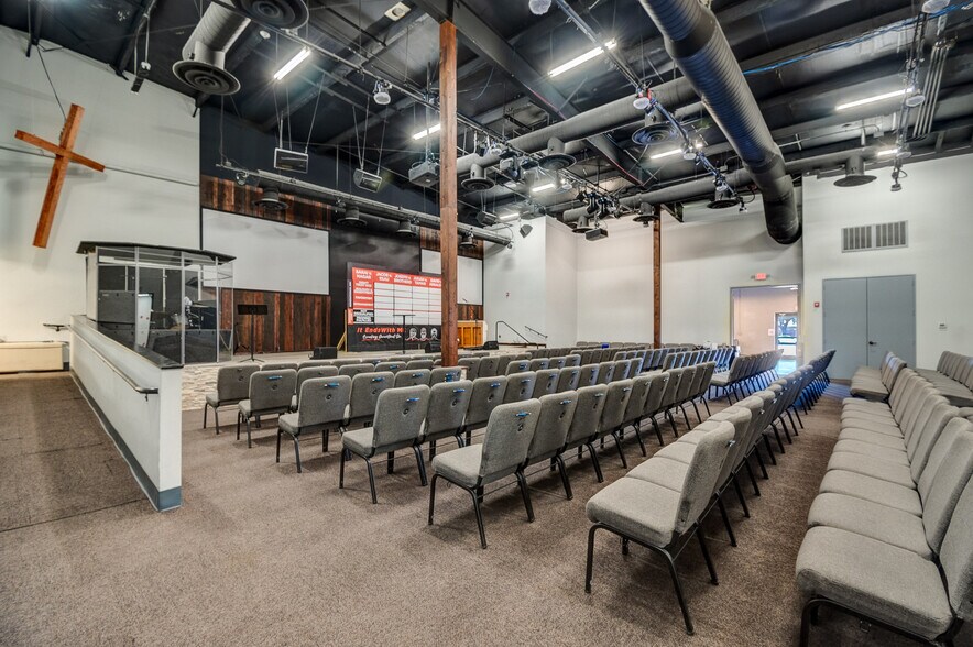 More Photos Of 5819 10th St, Katy Storefront For Sale