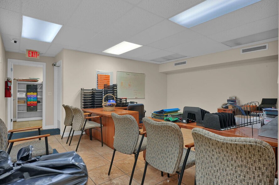 More Photos Of 7007 SW 13th Ter, Miami Warehouse For Sale