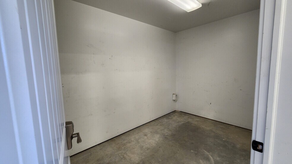 More Photos Of 3946 Professional Way, Idaho Falls Warehouse For Lease