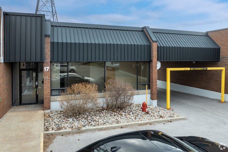 More Photos Of 270 Esna Park Dr, Markham Service For Lease