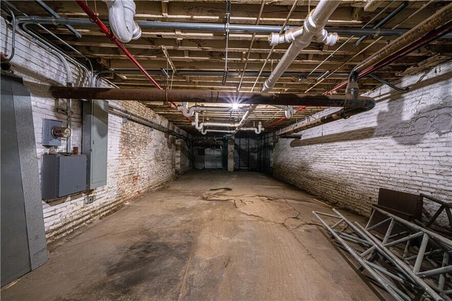 More Photos Of 202 Main St, Saint Joseph Refrigeration Cold Storage For Lease