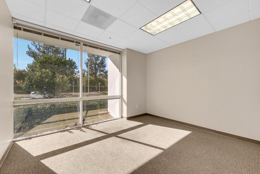 More Photos Of 64-76 Maxwell, Irvine Light Manufacturing For Lease