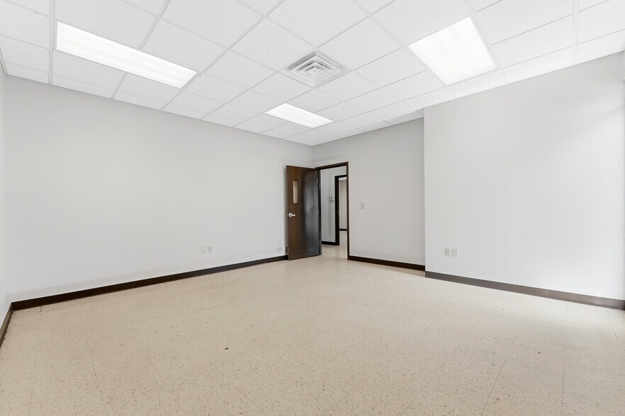 More Photos Of 161 Adena Ln, Clarksburg Office For Lease