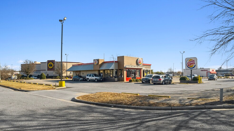 More Photos Of 5900 E Virginia Beach Blvd, Norfolk Unknown For Lease