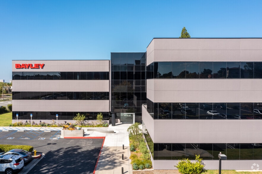 More Photos Of 23101 Lake Center Dr, Lake Forest Office For Lease