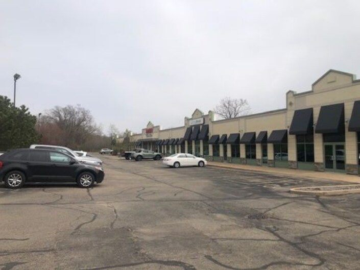 More Photos Of 330 E Main St, Rockton Unknown For Lease