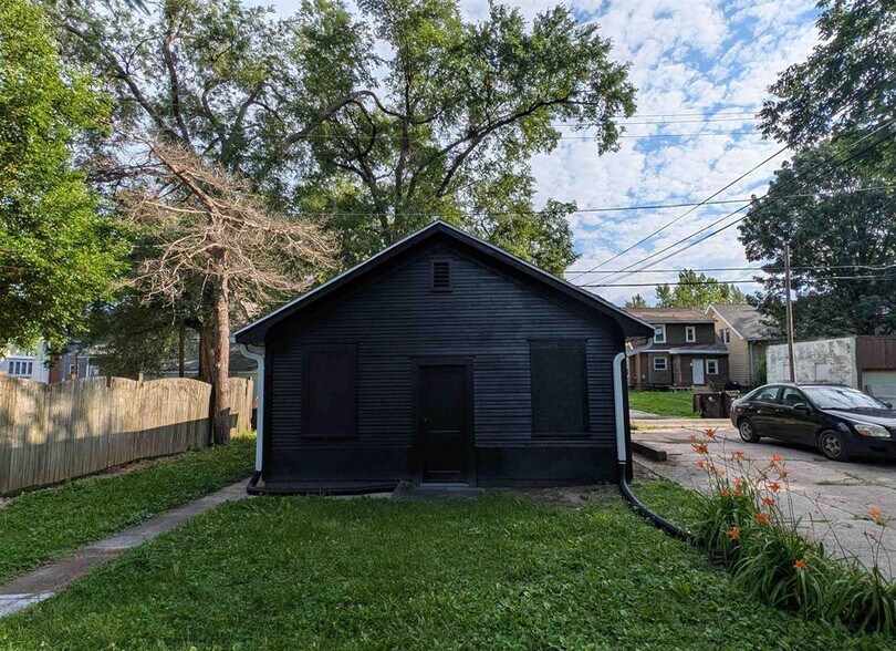 More Photos Of 1611 W Barker Ave, Peoria Multifamily For Sale