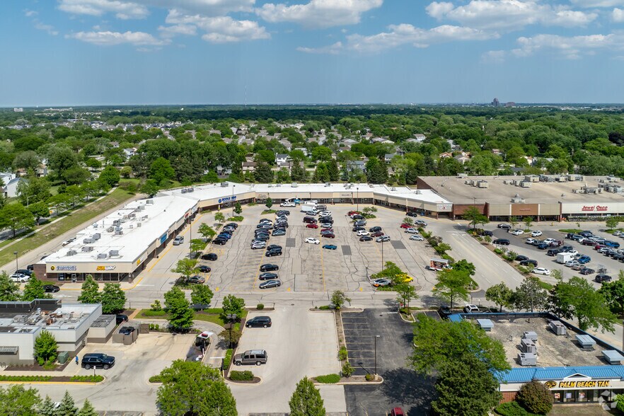 More Photos Of 1015-1127 S Roselle Rd, Schaumburg Unknown For Lease
