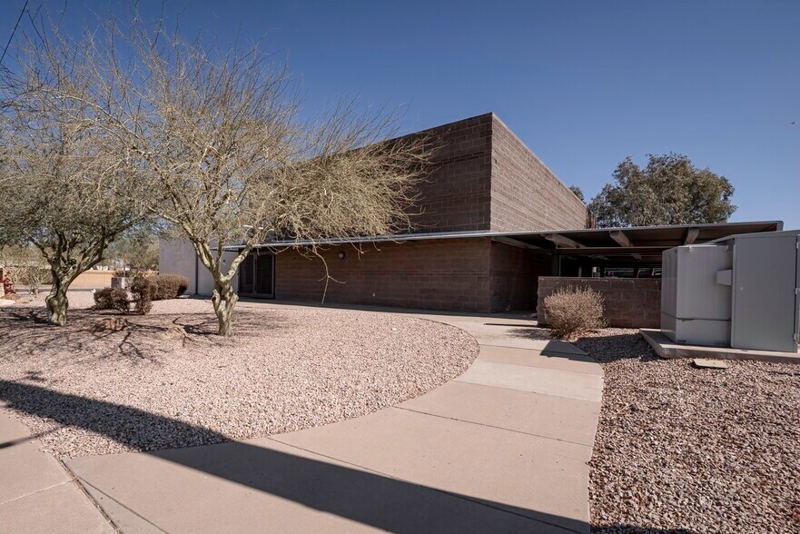 More Photos Of 1375 N Miller Rd, Tempe Research And Development For Sale