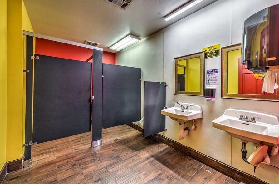 More Photos Of 1108 E Lake Mead Blvd, North Las Vegas Restaurant For Lease