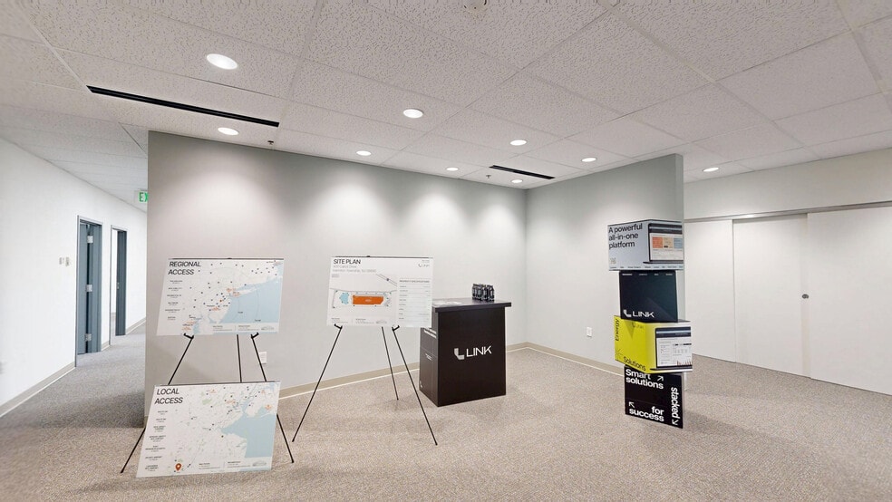 Primary Photo Of 400 Cabot Dr, Hamilton Distribution For Lease