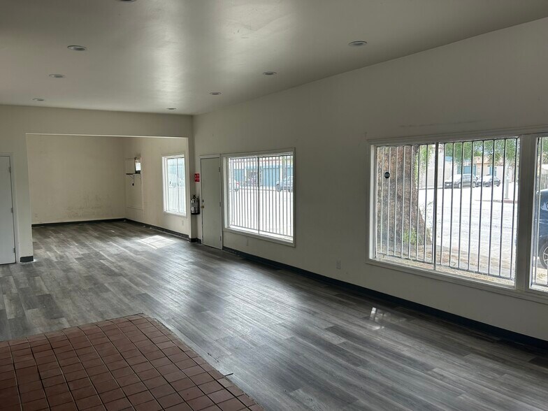 More Photos Of 8122 Avalon Blvd, Los Angeles Storefront Retail Residential For Lease