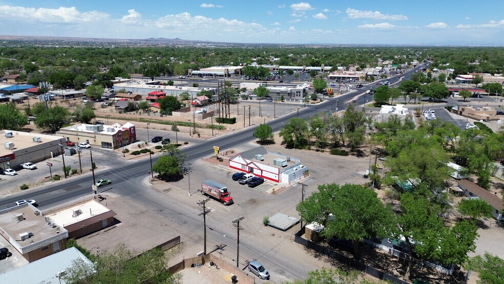 Primary Photo Of 3550 Isleta Blvd SE, Albuquerque Fast Food For Sale