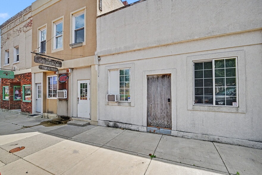 Primary Photo Of 126 McConnell St, Oxford Storefront Retail Residential For Sale