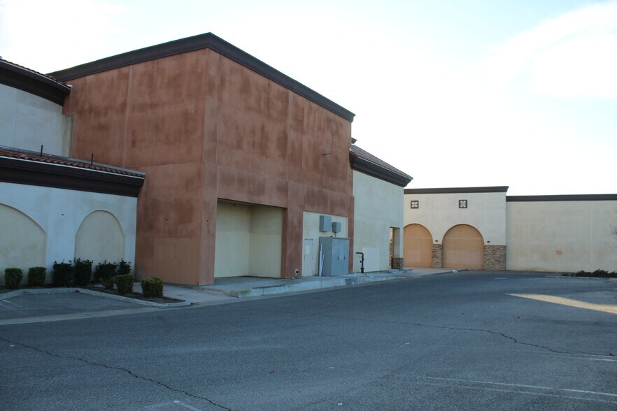 More Photos Of 1778-1950 W Florida Ave, Hemet Unknown For Lease