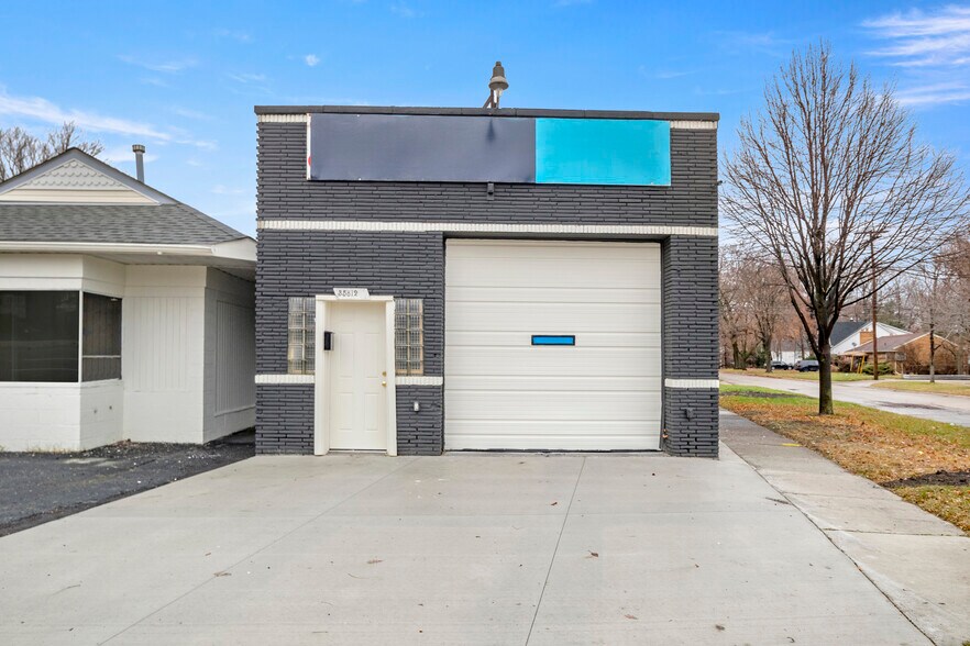 Primary Photo Of 35812 W Michigan Ave, Wayne Carwash For Lease