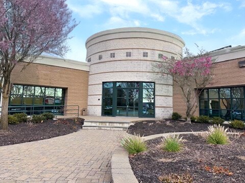 More Photos Of 225 Old Country Rd, Melville Office For Sale