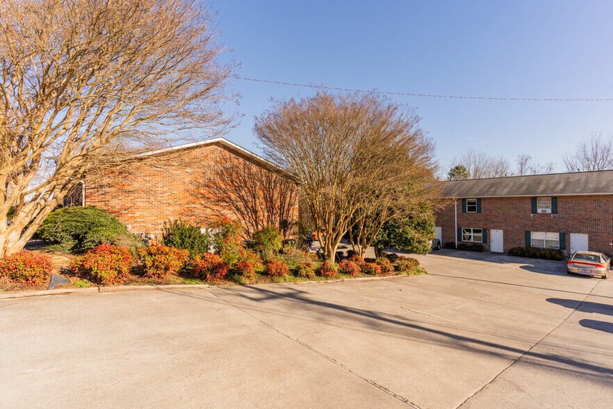 More Photos Of 369 Warren St, Madisonville Multifamily For Sale