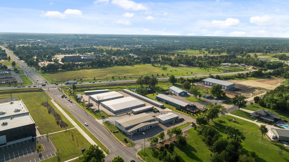 More Photos Of 753 W Pleasant Grove Rd, Rogers Self Storage For Sale