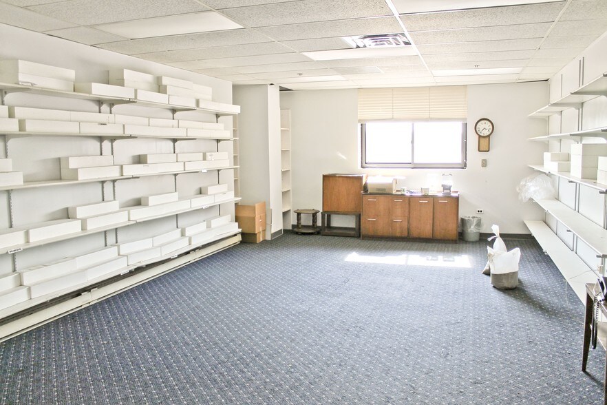 More Photos Of 5610 W Bloomingdale Ave, Chicago Industrial For Sale