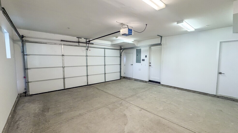 More Photos Of 1420 Pacific Beach Dr, San Diego Apartments For Sale