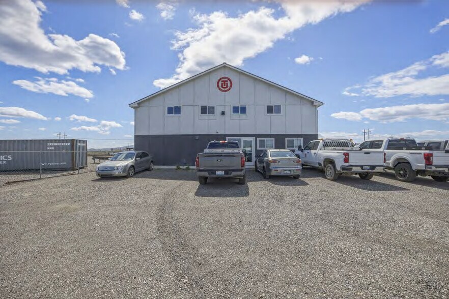 Primary Photo Of 2213 Henderson Loop, Richland Warehouse For Sale