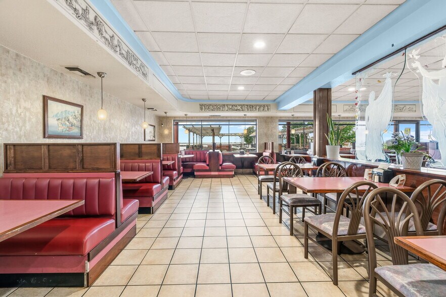 More Photos Of 6-8 Lake Shore Dr W, Dunkirk Freestanding For Sale