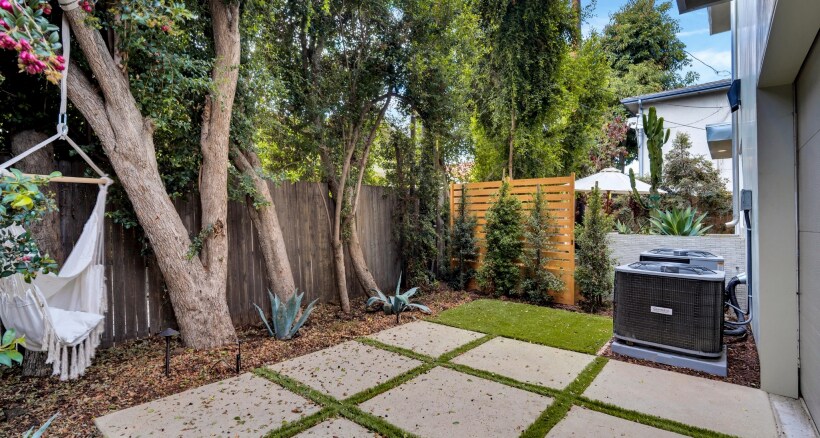 More Photos Of 1351 Seward St, Los Angeles Apartments For Sale