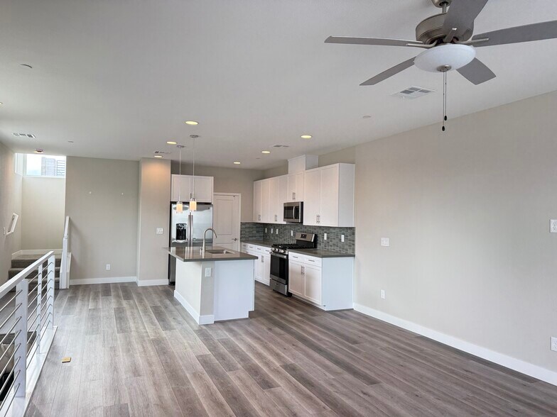 More Photos Of 8629 Ensworth St, Las Vegas Specialty For Sale