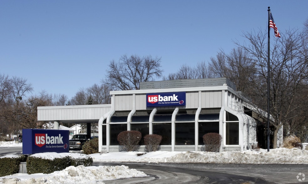 Primary Photo Of 15215 Manchester Rd, Ballwin Bank For Sale