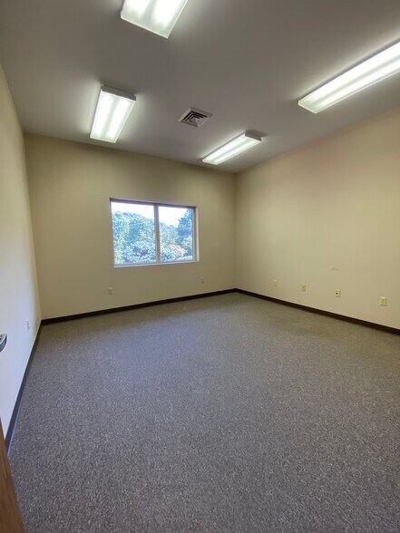 More Photos Of 1419 Chapman Hwy, Sevierville Light Distribution For Lease