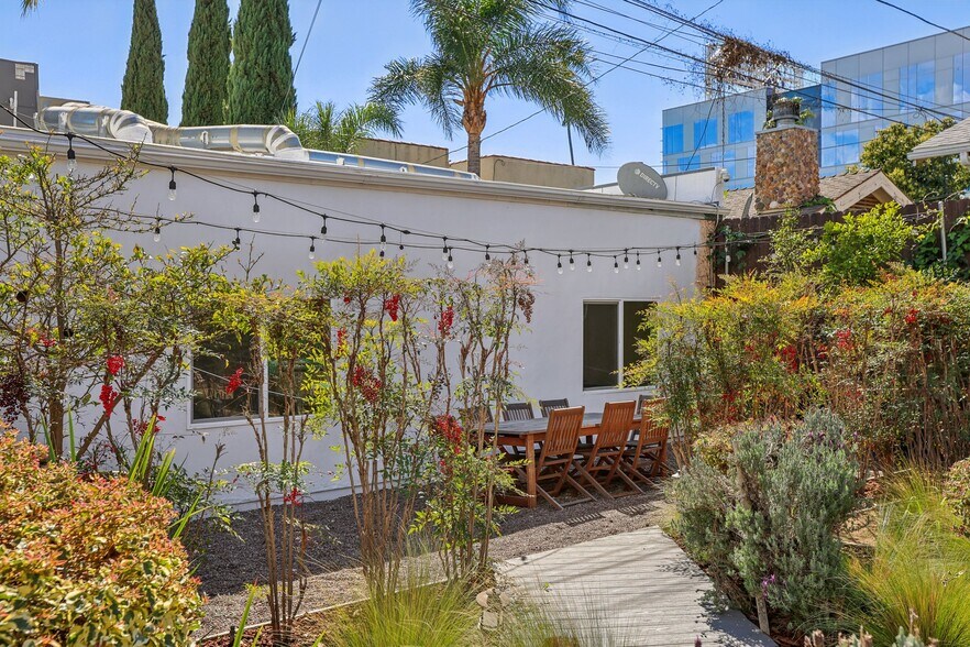 More Photos Of 6082 Selma Ave, Los Angeles Rehabilitation Center For Lease