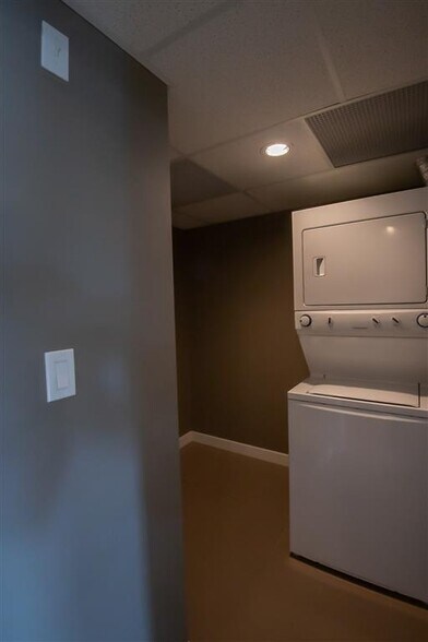 More Photos Of 8140 102 St NW, Edmonton Apartments For Lease