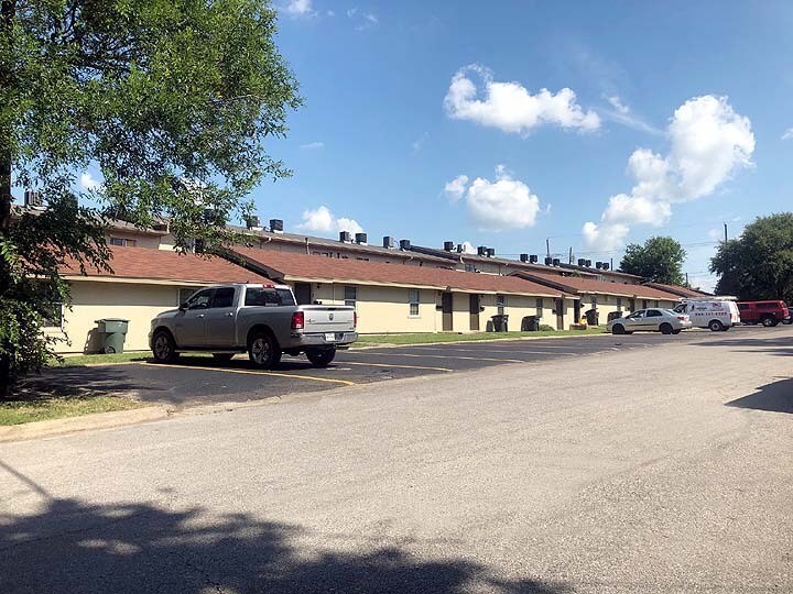 Primary Photo Of 1807 Mulford Dr, Killeen Apartments For Sale