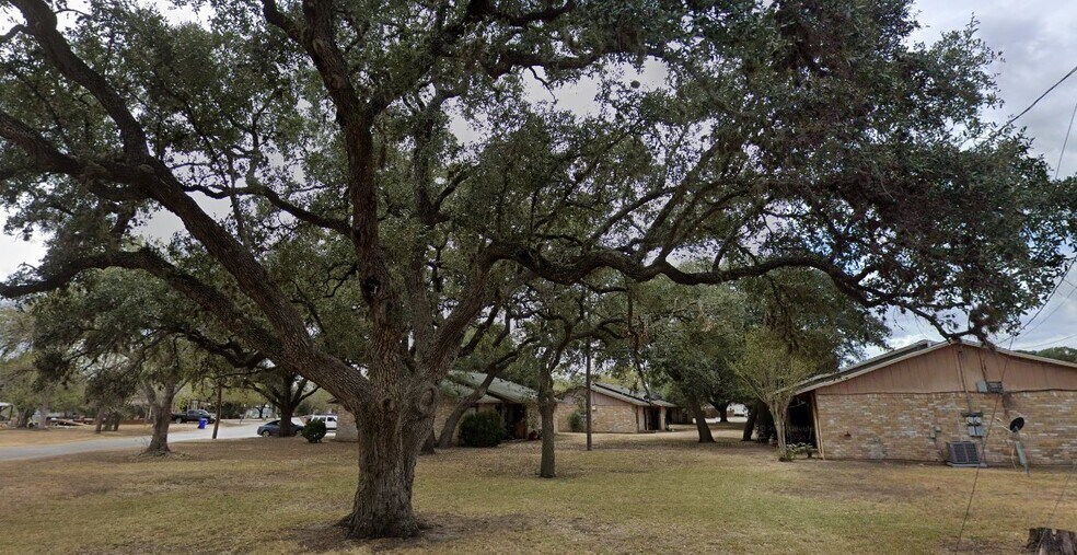More Photos Of 449 Fink St, Yoakum Apartments For Sale