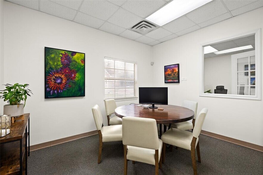 More Photos Of 800 W Highway 290, Dripping Springs Medical For Sale