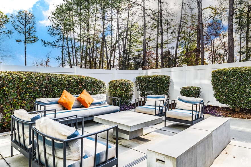 More Photos Of 2055 S Park Pl SE, Atlanta Hotel For Sale