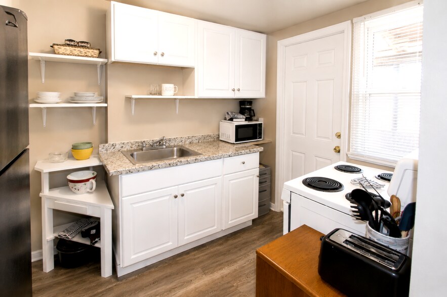 More Photos Of 25 Maynard Ct, Pontiac Apartments For Sale
