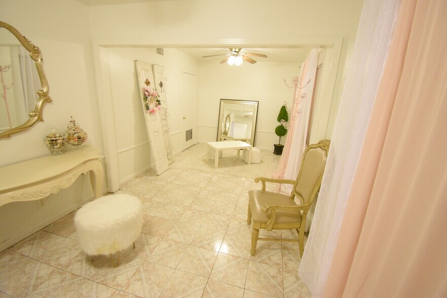 More Photos Of 401 Pennsylvania St, South Houston Lodge Meeting Hall For Sale