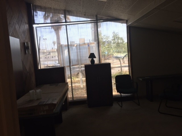 More Photos Of 218 W E St, Ontario Medical For Sale