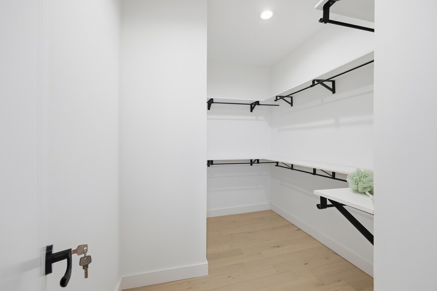 More Photos Of 2631 Kirby st, Dallas Multifamily For Sale