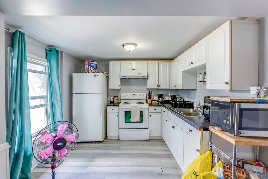 More Photos Of 5371 Huron St, Niagara Falls Apartments For Sale